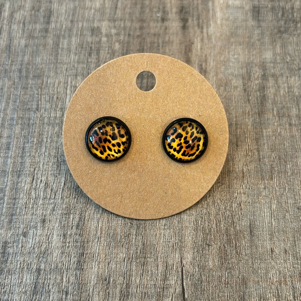 Homemade Earrings - 12mm diameter circle - post style -‎ animal print
